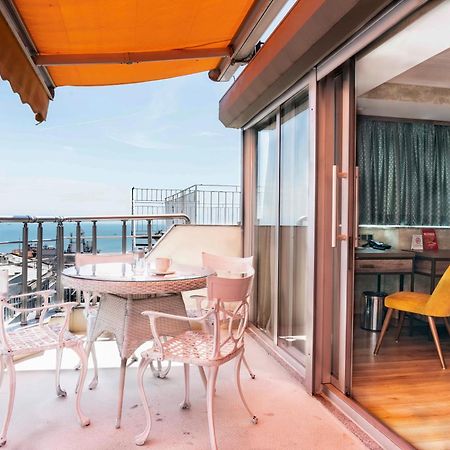 Castle Franco Suites Истанбул Екстериор снимка