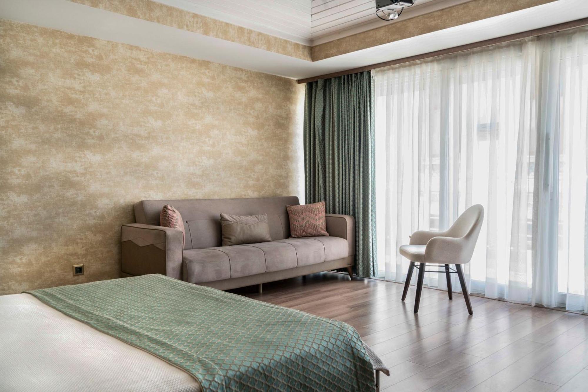 Castle Franco Suites Истанбул Екстериор снимка