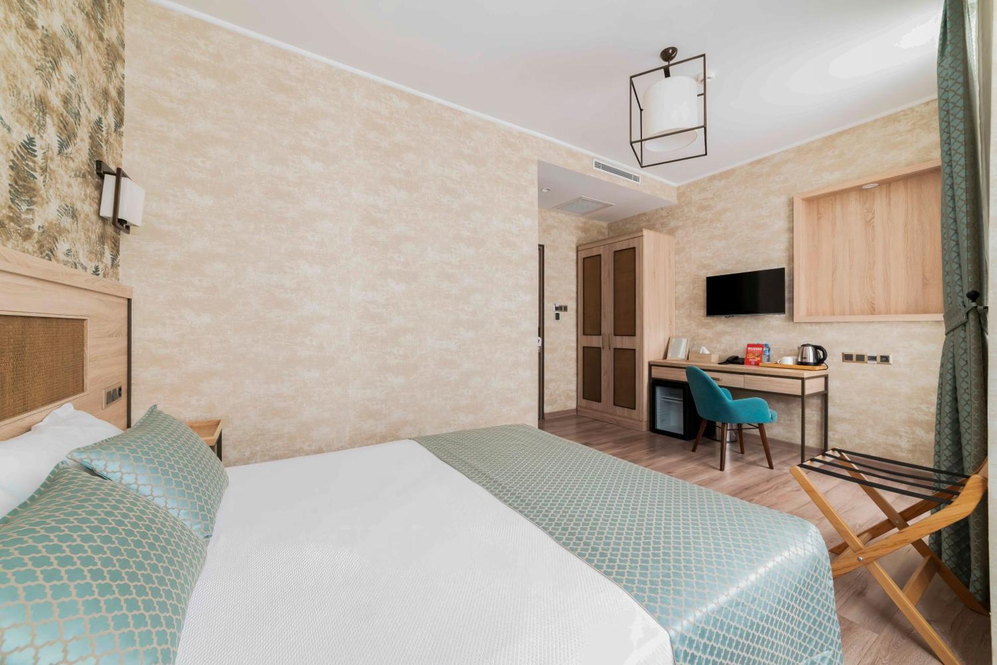Castle Franco Suites Истанбул Екстериор снимка